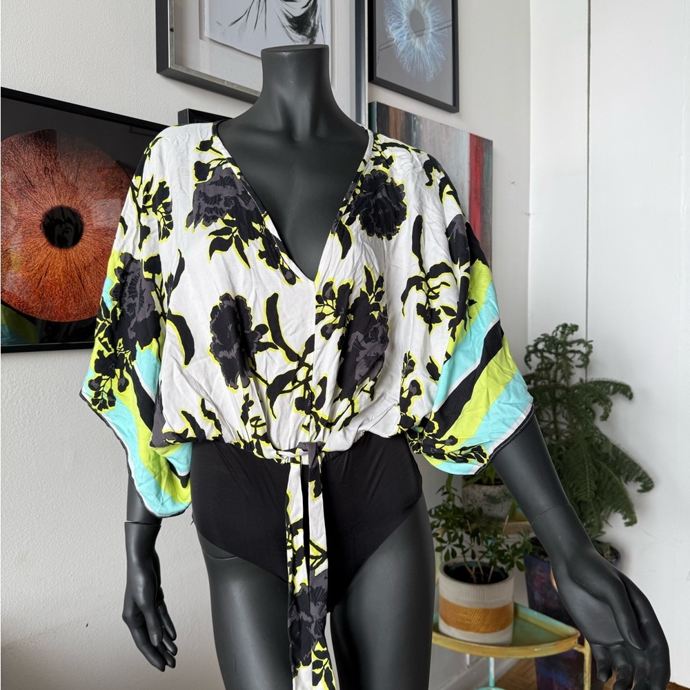 🇧🇷 Floral Sleeve Bodysuit. MADE in Rio de Janeiro